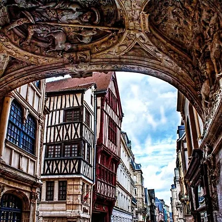 Share & Cheers * Rouen